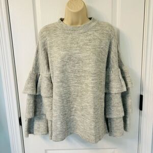 Stunning Andree by Unit Soft Gray Ruffle Sleeve Sweater! 🔥
